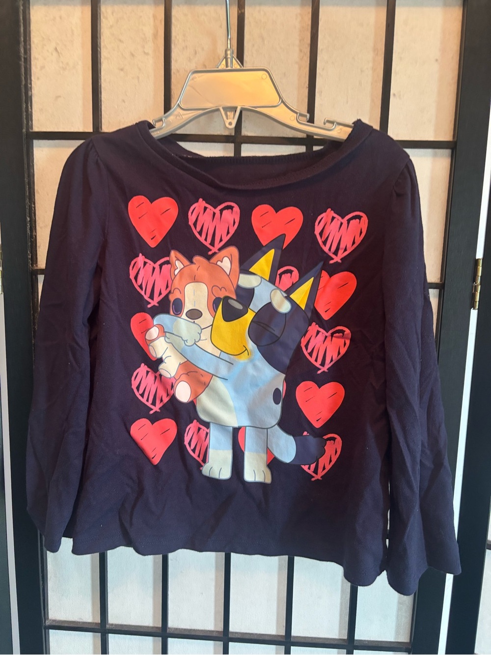 Girls Gap Navy Long-Sleeve Heart Bluey puppy Graphic Top